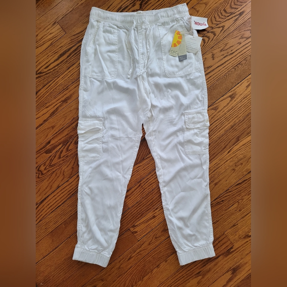 Womens white ankle cuffed pants M